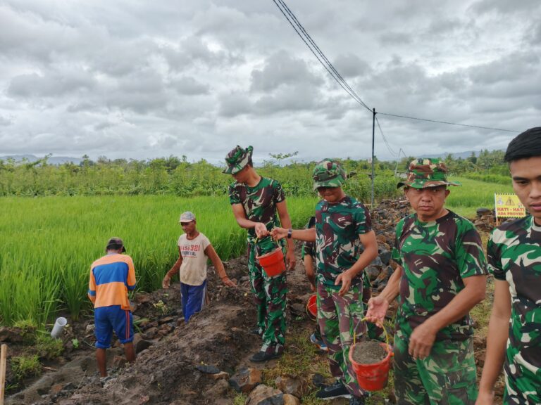Satgas TMMD 125 Kodim 0825/Banyuwangi Bangun Saluran Irigasi di Siliragung
