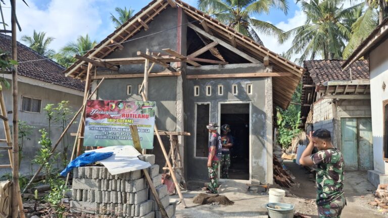 TNI dan Warga Bersatu Bangun Harapan: Progres Rutilahu TMMD ke-125 di Rumah Ibu Sulami Terus Berjalan
