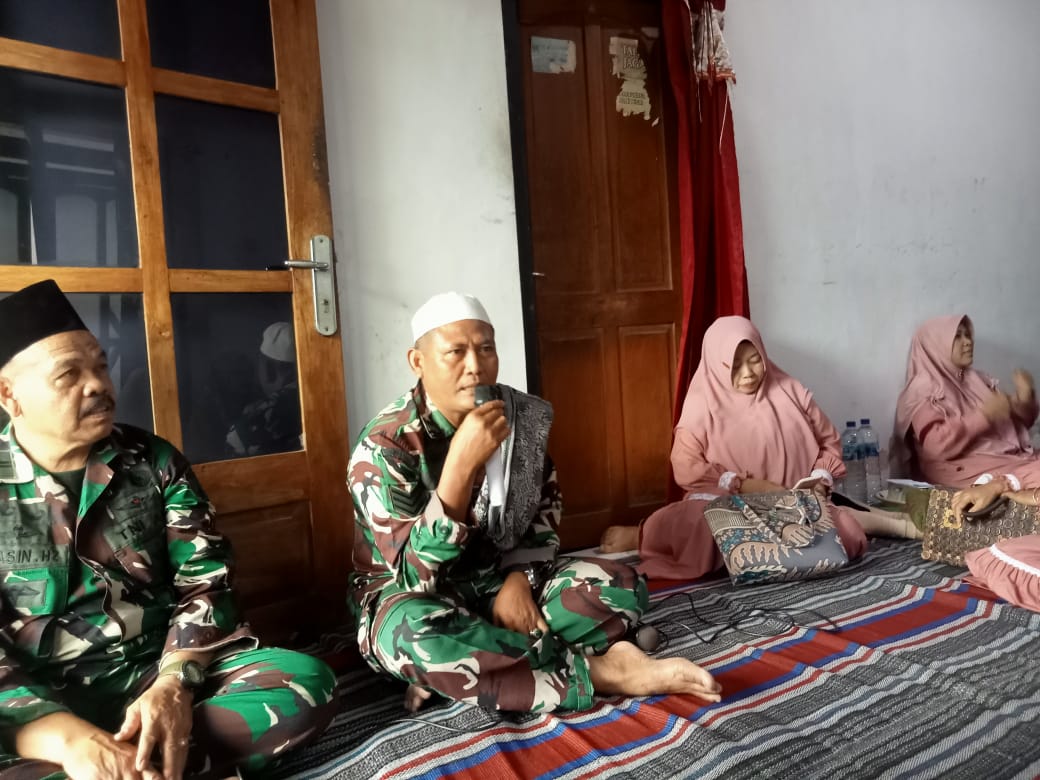 Bintalrem 083/Bdj Gelar Pengajian Bersama Ibu-Ibu Muslimat di Rumah Ibu Mu’tiah, Wujudkan Kegiatan Non-Fisik TMMD ke-125