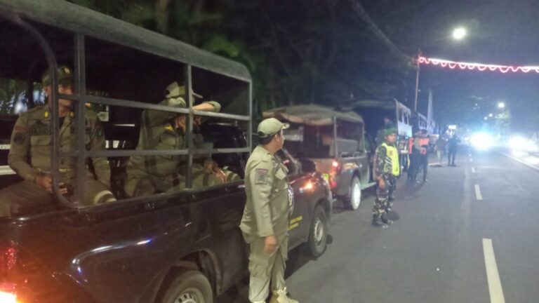 Patroli Sinergitas TNI-Polri dan Satpol PP Jaga Harkamtibmas di Banyuwangi