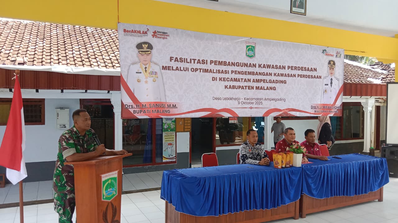 Kegiatan Bimbingan Teknis Peningkatan Kapasitas Satlinmas dalam rangka TMMD ke-126 Kodim 0818/Malang-Batu berjalan sukses dengan peran aktif Danramil 0818/17 Ampelgading Kapten Arh Zainuri bertempat di Balai Desa Lebakharjo Kecamatan Ampelgading Kabupaten Malang.