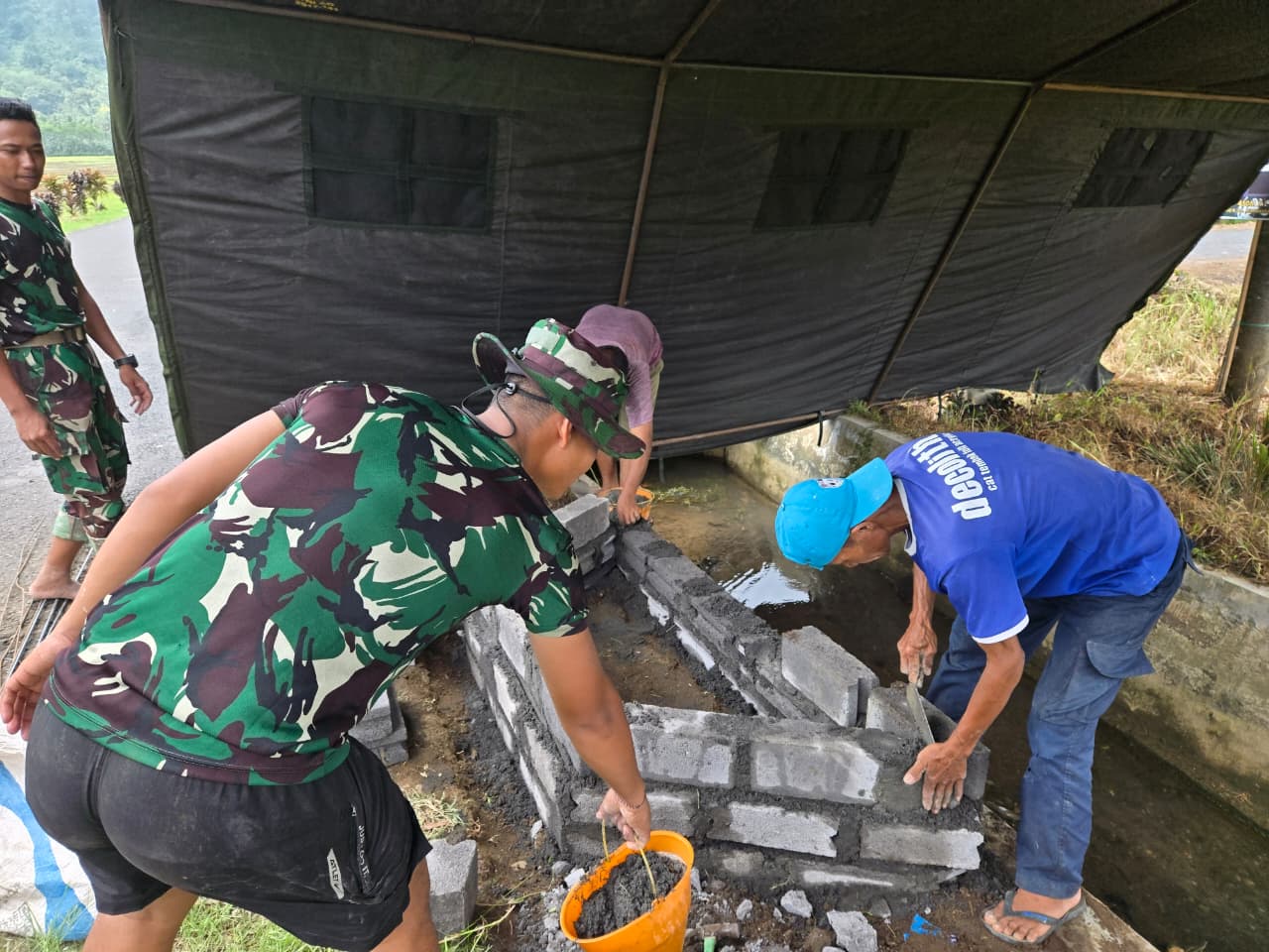Dalam rangka memperingati dan mengabadikan semangat kebersamaan TNI dan masyarakat, Satgas TMMD Ke-126 Kodim 0818/Malang-Batu yang berasal dari Satuan Yonzipur 5/Abw melaksanakan pembangunan Monumen TMMD di Dusun Krajan 1B, Desa Lebakharjo, Kecamatan Ampelgading, Kabupaten Malang.