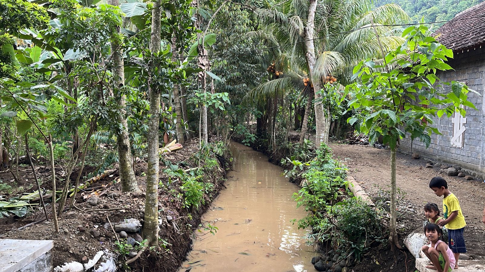 Satgas TMMD 126 Lebakharjo Laksanakan Normalisasi Sungai untuk Cegah Banjir di Dusun Lebaksari