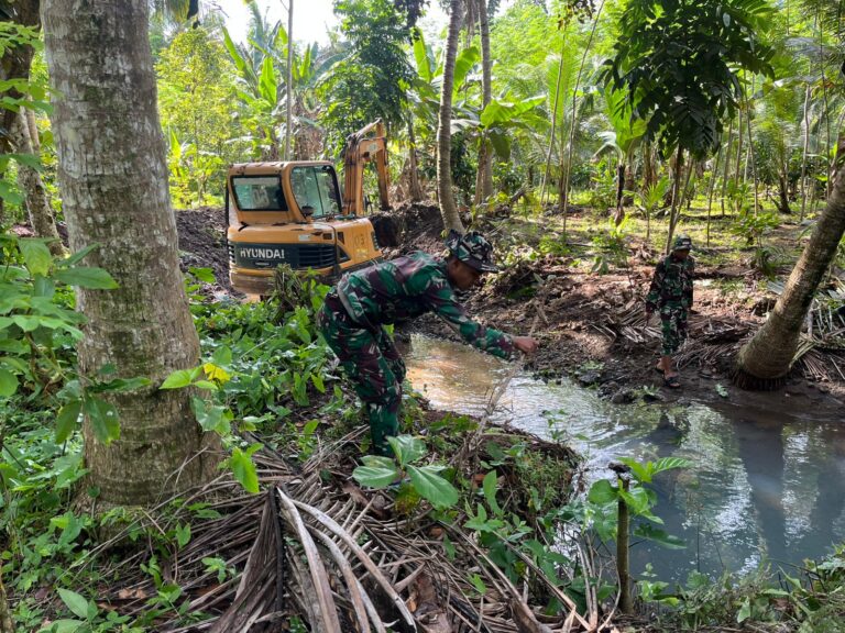 Satuan Tugas (Satgas) TNI Manunggal Membangun Desa (TMMD) ke-126 Kodim 0818/Malang-Batu terus menggenjot percepatan pekerjaan fisik vital di Desa Lebakharjo. Fokus utama saat ini adalah kelanjutan Normalisasi Saluran Irigasi yang dilaksanakan oleh satuan Yonarmed 8/UY beserta masyarakat bertempat di Dusun Lebaksari, Desa Lebakharjo, Kecamatan Ampelgading, Malang.