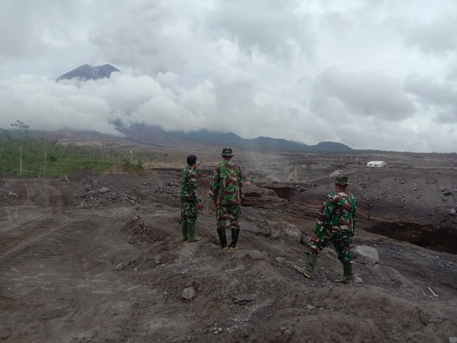 Peltu Danang Widiatmoko Pimpin Monitoring Sodetan Kritis untuk Lindungi Warga Pronojiwo