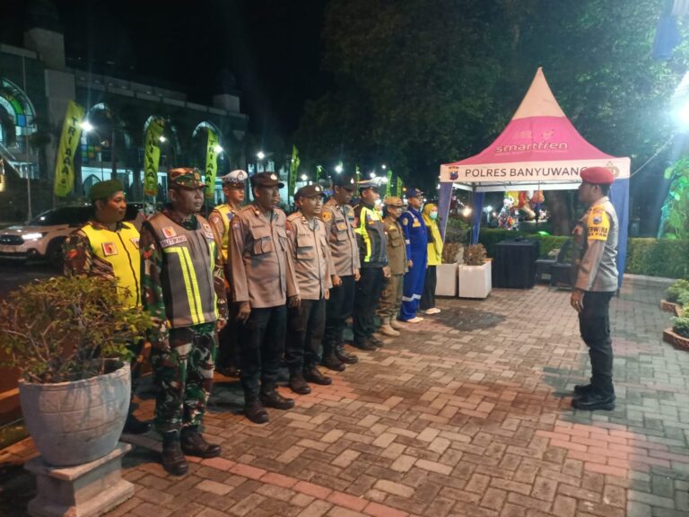 Koramil 0825/01 Banyuwangi Bersama Instansi Terkait Siaga di Pos PAM Kota Jelang Natal dan Tahun Baru