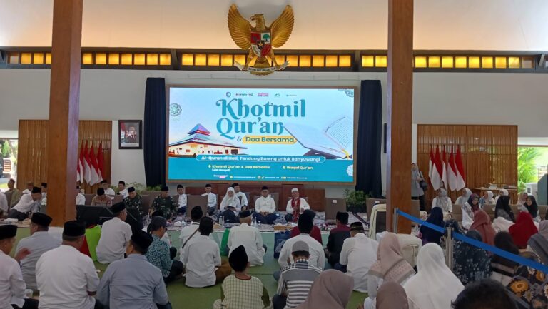 Dandim 0825/Banyuwangi Hadiri Peringatan Nuzulul Qur’an Ayat Suci Menggema di Pendopo Blambangan, Doa Bersama Forkopimda Mengalir untuk Banyuwang