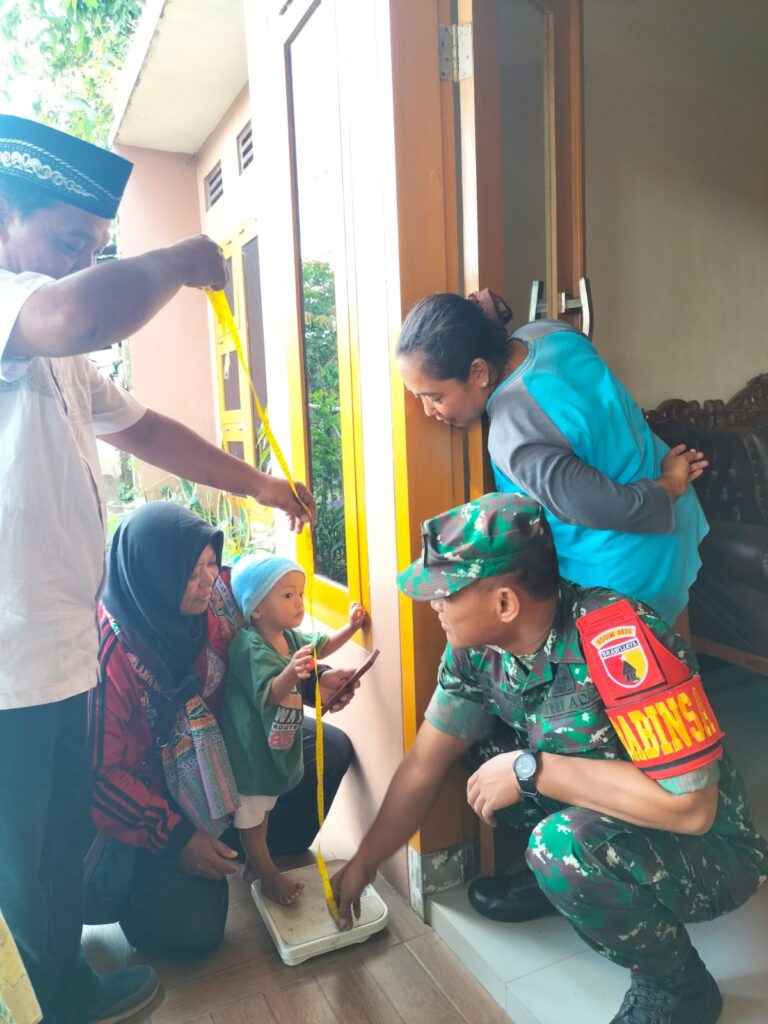 Babinsa Kebalenan Kawal Kegiatan Posyandu, Wujud Kepedulian terhadap Kesehatan Masyarakat
