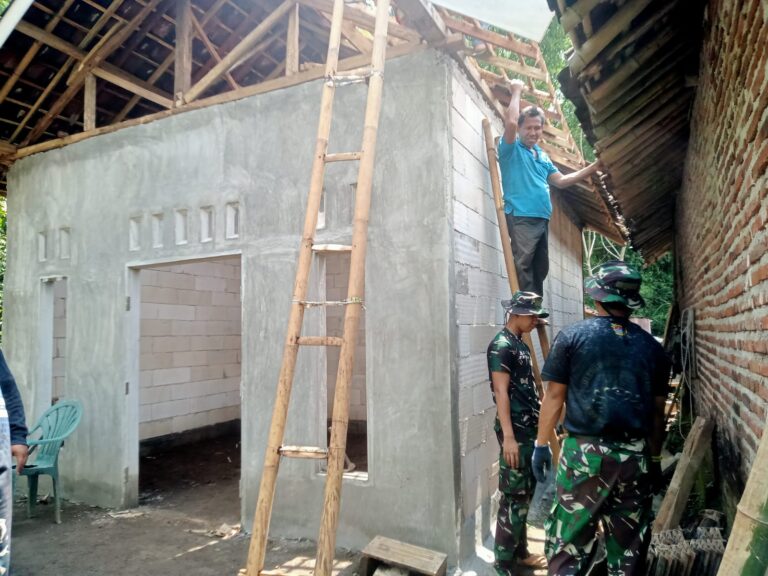*Progres RTLH TMMD ke-128 di Probolinggo Capai 70 Persen, Rumah Bu Rikso Segera Rampung*