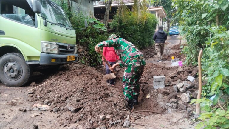 *Satgas TMMD Ke-128 Gali Gorong-Gorong 6 Meter di Dusun Klagin, Antisipasi Genangan Air*