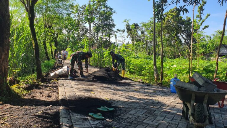 *Pavingisasi TMMD Ke-128 di Dusun Klagin Brabe Capai 60 Persen, Warga Makin Optimis*