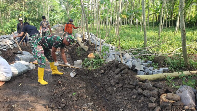 Menuju Target 600 Meter, Pemasangan Bagesting Pavingisasi Terus Dikebut