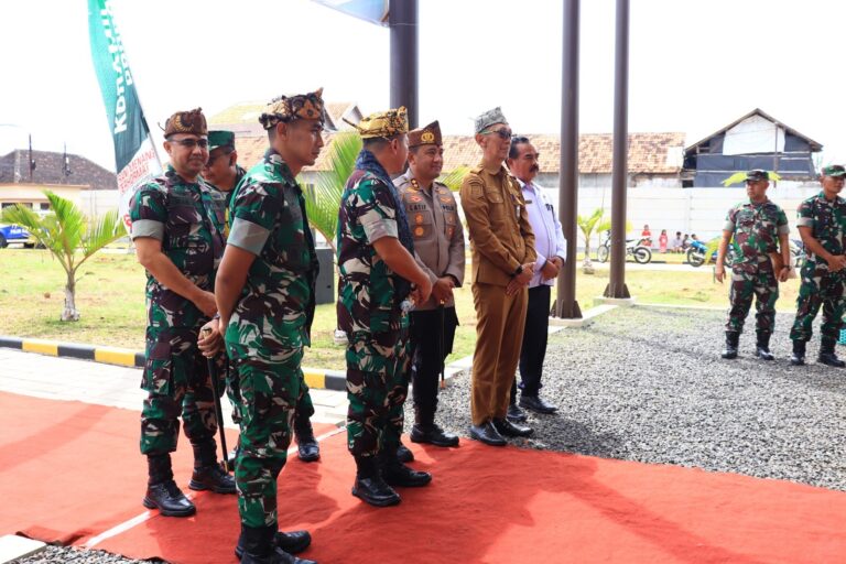 Tim Wasev Sterad TNI Melakukan Kunjungan Kerja Ke Lokasi Program  TMMD Ke 128 di Desa Brabe