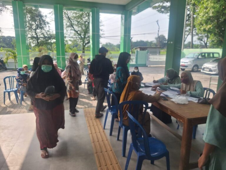 Sosialisasi Skrining ACF/TBC dan CKG Dukung Sukses TMMD Ke-128 Kodim 0820/Probolinggo.