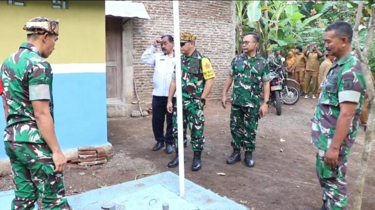 Tim Wasev Sterad Tinjau Pembangunan Tangki Septik Individual TMMD Ke-128 di Desa Brabe.