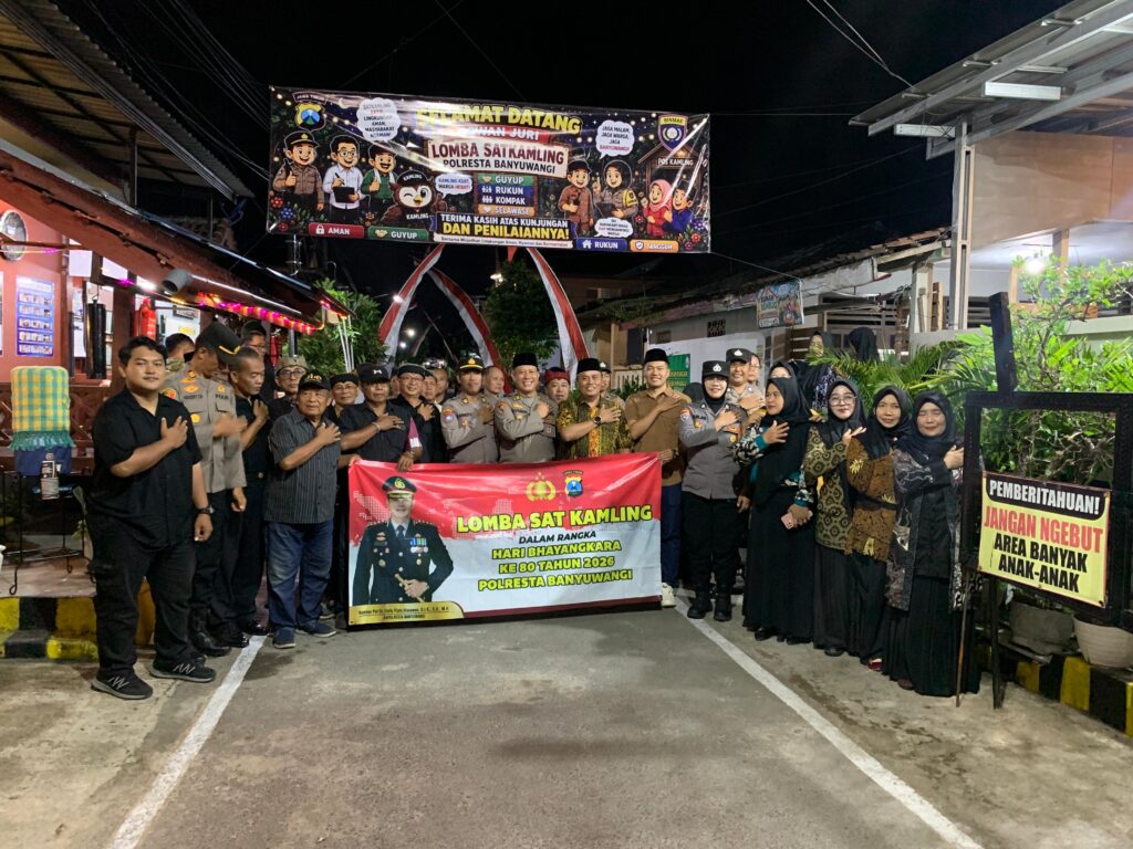 Babinsa Sobo Koramil 0825/01 Tampil Aktif Dampingi Lomba Satkamling, Pos Kamling Wahyu Manunggal Jadi Perhatian Tim Penilai